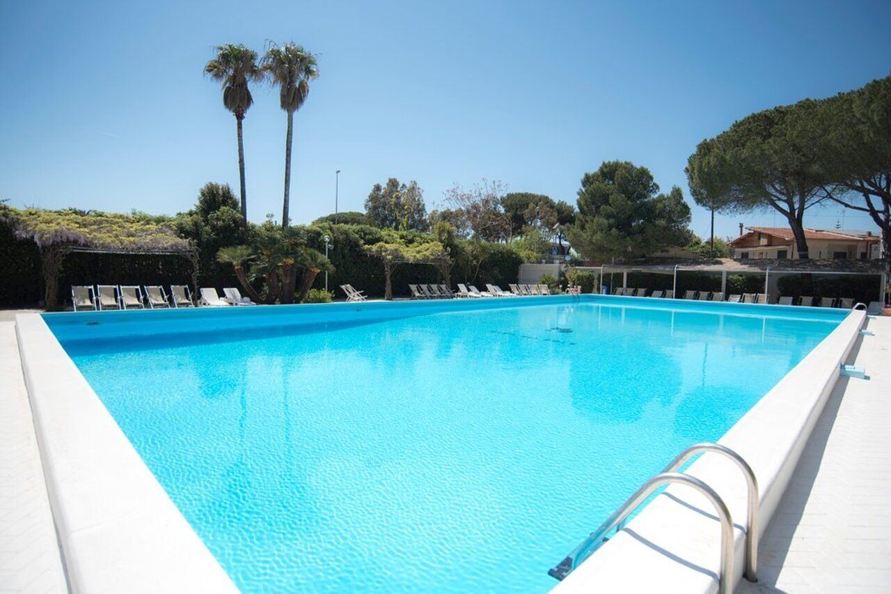 Hotel Riva Del Sole Giovinazzo Exterior foto
